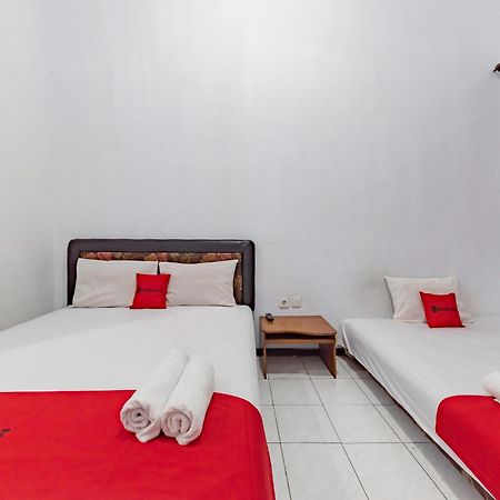 Reddoorz At Ciliwung Guest House Syariah Malang Ngoại thất bức ảnh