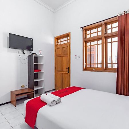 Reddoorz At Ciliwung Guest House Syariah Malang Ngoại thất bức ảnh
