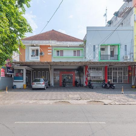 Reddoorz At Ciliwung Guest House Syariah Malang Ngoại thất bức ảnh