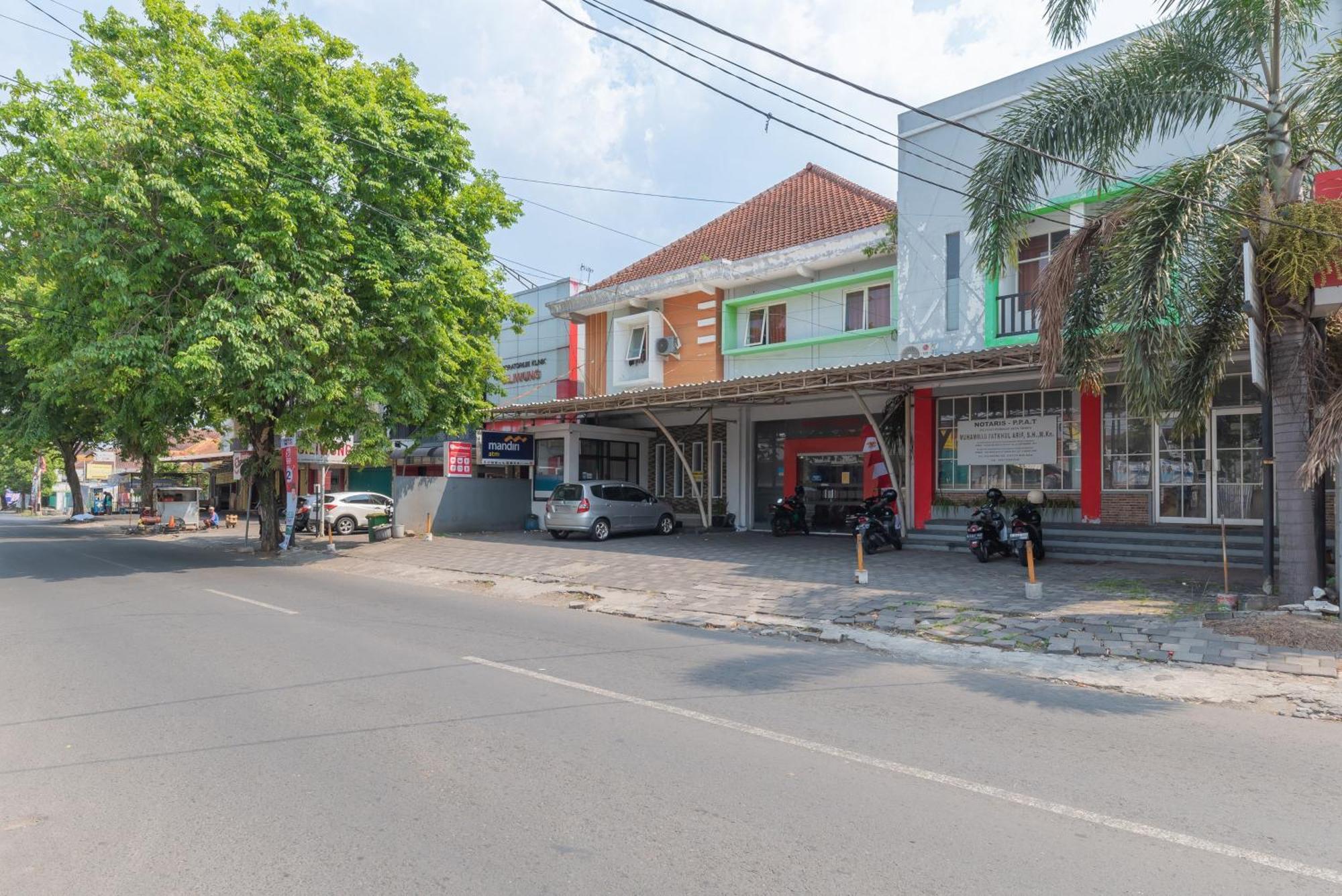 Reddoorz At Ciliwung Guest House Syariah Malang Ngoại thất bức ảnh